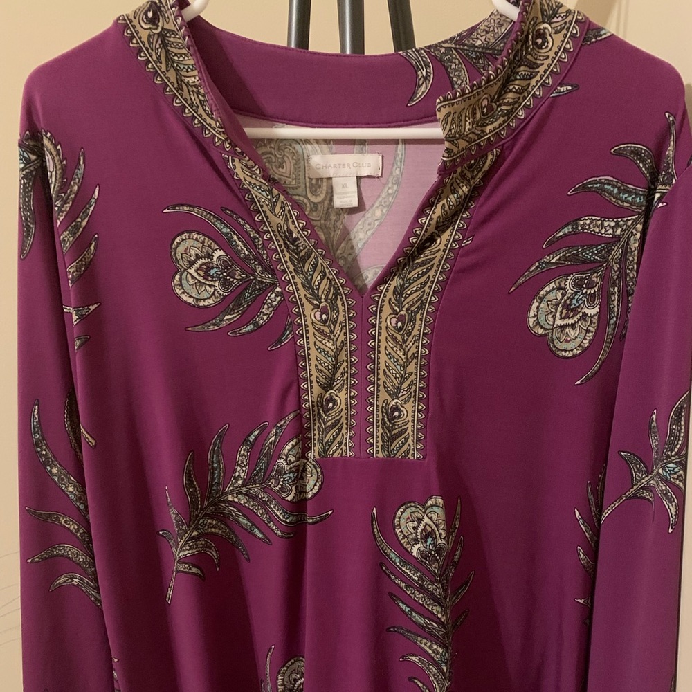 Shirt full sleeve and size is xl used